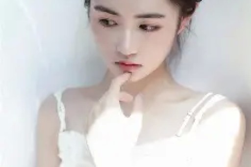 美顶流纯神演穿普拉达的女王2被删光！秀身体黑历史太多