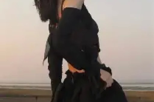 知名演员无戏可拍与妻子直播吵架闹离婚卖房也还不起房贷